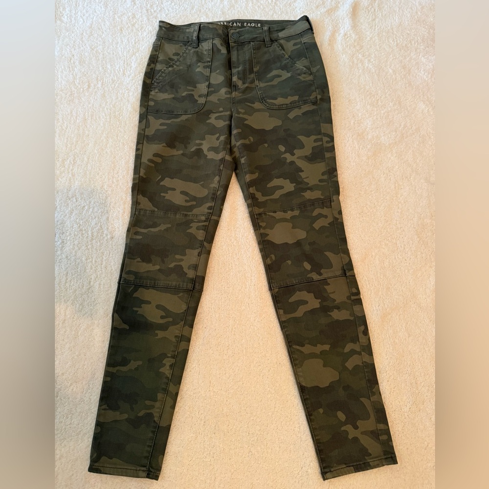American Eagle High Rise
Jegging Super Stretch Green
Camo Size 10 regular